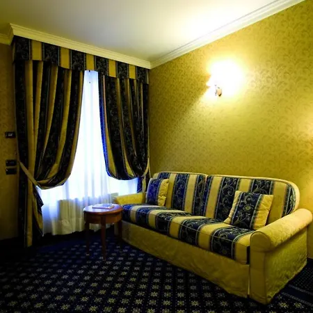 Ovest Отель 4*
