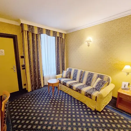 Hotel Ovest
