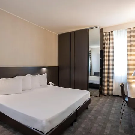 Ovest 4* Piacenza