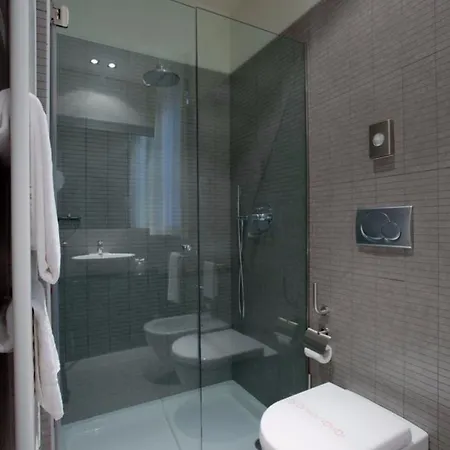 Ovest Hotel