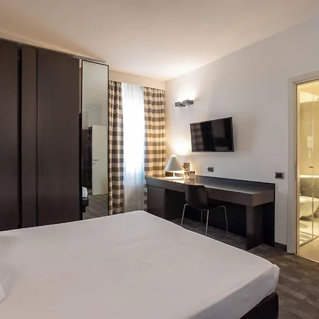 Hotel Ovest 4*