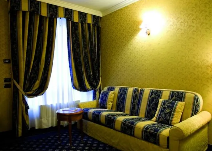 Ovest Hotell 4*
